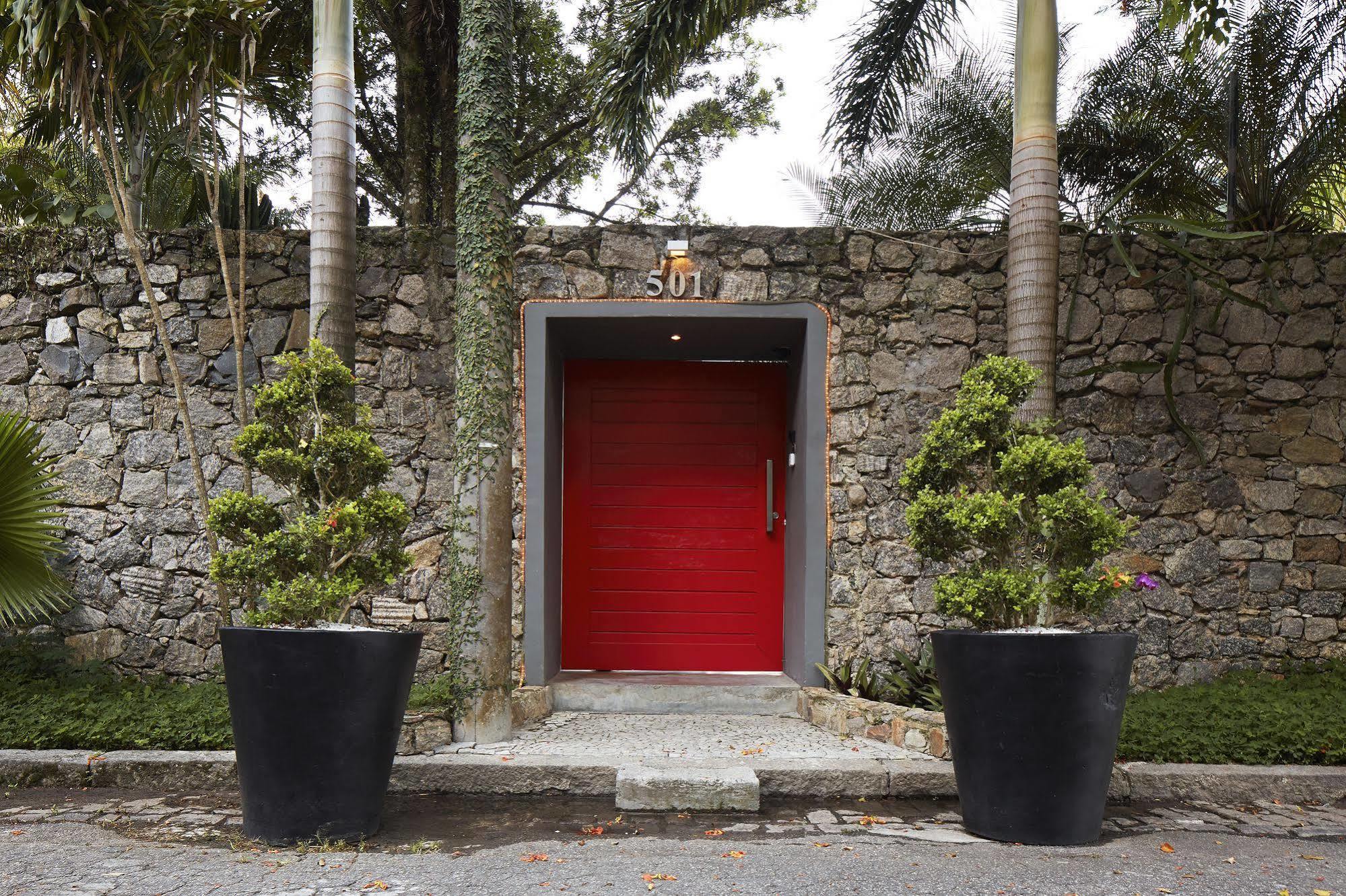 Wisma tamu La By Dussol 3*